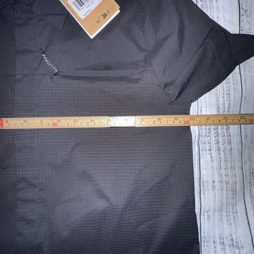 The North Face Shirt Womens Medium Black Shadow Lightrange Short Sleeve Shirt - Picture 3 of 4